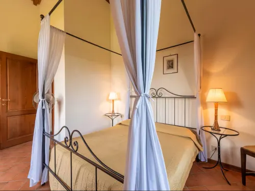 Apartment in Laterina with garden - Homestays