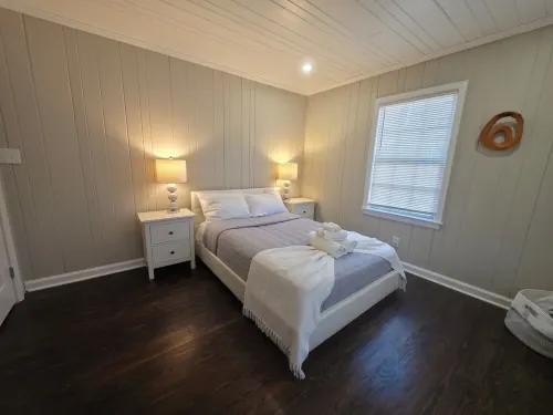 Cozy Retreat Near Airport & Downtown