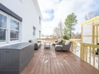 Nookside Grand Estate For 8 Hotels in Hamilton
