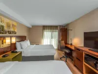 Comfort Inn Airport Hotels near Royal Aviation Museum of Western Canada