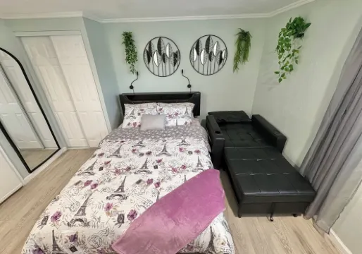 Brand New Cozy Apartment Massage Chair,2 Fireplaces/Xbox/Bidet, Free Parking