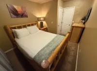 Welcome to Serenity Hills Zion , Sleeps 10 +