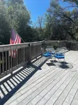 Cozy family home right near Yosemite!