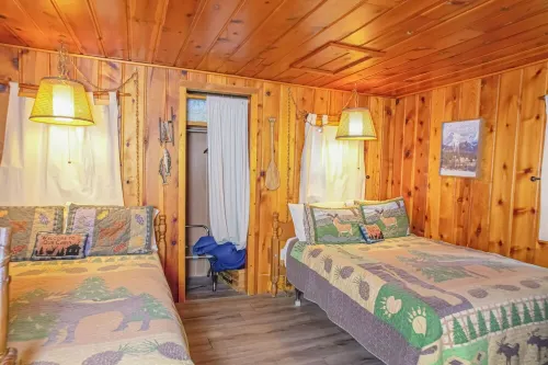 Original Rmnp Riverfront Cabin on the Thompson River