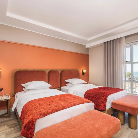 Courtyard Hotel Gqeberha Отели рядом с достопримечательностью «Саммерстранд»