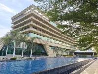 Gift City Club – A Member of Radisson Individuals - Pool