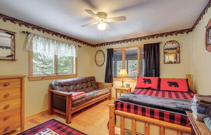 All-season Family Retreat w/ Dock on Loon Lake!