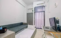 Minimalist and Comfortable Studio Dave Apartment by Travelio - Parkering