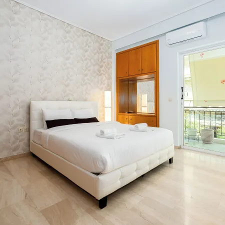 Spacious 144sqm flat near Mount Ymittos