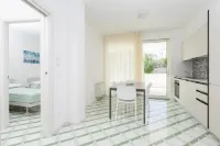 Perle Marine Suite Apartments