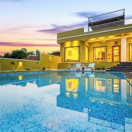 Elivaas Lakemount | 2 BHK with Pvt Pool at Fatehsagar Lake