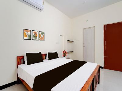 Deluxe Nira Residency