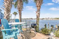 Dolphin Harbor 1B Bay Beach Access Sleeps 10 Three Bedrooms 3 Baths