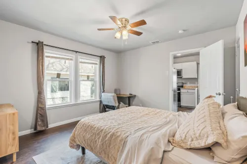 Charming 1-bedroom Retreat in Fort Worth - Country Houses