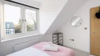 อเมทิสต์ 4 ห้องนอน ทุกห้องมีห้องน้ำในตัว พร้อมที่จอดรถ - บังกะโล