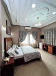 MB PRESTIGE LIVING - Condos