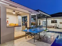 Villa Sunset by Glam Homes Hotels in Hialeah