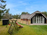 "Dorris" - 4.3km from the Sea - Swimmingpools
