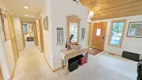 Snowshoe Inn-pyramid Mtn 7 - Country Houses