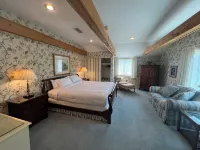 Strawtown Inn & Events - Homestay