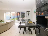 4 Rockcliffe Grange