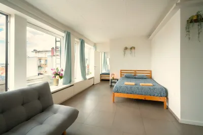 Antwerp Central Apartment for 7 Các khách sạn ở 