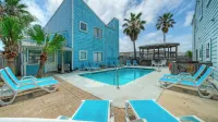 Sea Gypsy by Avantstay 1Br Coastal Condo + Shared Pool Short Walk to Beach + Mins to Port A - Homestays