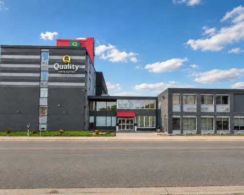 Quality Inn & Suites Thunder Bay Downtown Hotels in Thunder Bay
