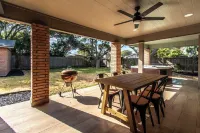 Texas Retreat on Ocean Drive Sleeps 19 with Hot Tub & Game Room - Spa