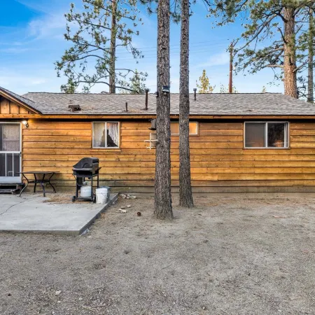 2583-bernhardt Brown Bungalow