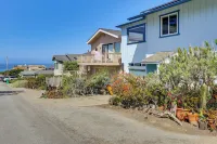 Walk to Moonstone Beach! PCH Getaway - 2-Star