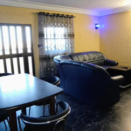 Deluxe 2 Bedrooms Apartment