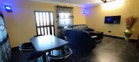 Deluxe 2 Bedrooms Apartment