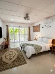 Villa with a pool—a 10-minute walk to the beach - Villas