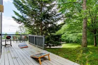 Clyde's Cabin 4 Bedroom Home - 3-Star