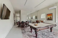 Spacious House With Ping-pong and Pool Table, Balcony With Water and Sunset View - 3-Star