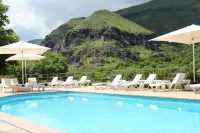 Vardzia Resort - Pools
