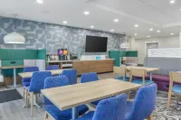 Home2 Suites by Hilton Danville - breakfast