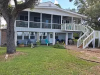 Ochlockonee Bay Waterfront Home 200 ft pier 1st floor over looking the bay - Wi-Fi