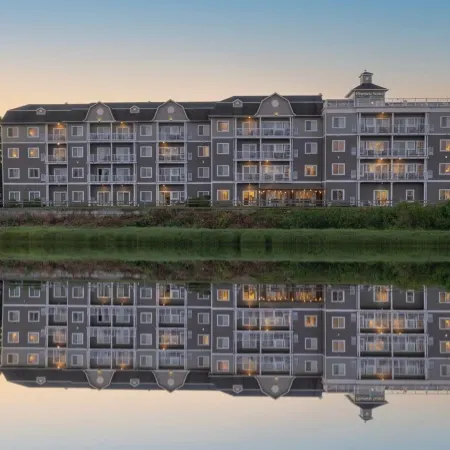 Rivertide Suites