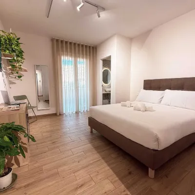 Officine Letterarie Rooms Отели рядом с достопримечательностью «Неапольский административный центр»