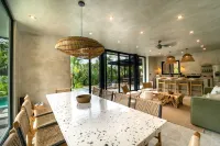 New Private 4BR Luxury Tree House With Slide - 2 stjerner