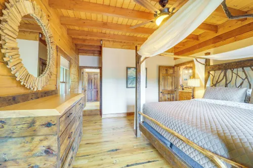 Game Room + Deck: Spacious Spruce Pine Retreat! - Boutique