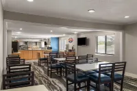 Baymont by Wyndham Columbia, MO - พร้อมอาหารเช้า