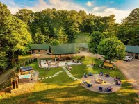 The Sandbar Lodge at Torch Lake - 2-Sterne