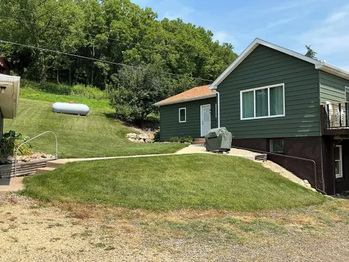Riverview Getaways (only 13 miles to La Crosse WI or Iowa border) -  Privatzimmer