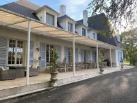 Domaine de Bize Manoir & Appartements - Swimmingpools
