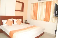Hotel Parth Executive - 駐車場