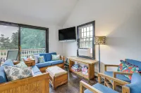 Sea Breeze, Sunset Views! Family Escape Near Ocean - 2-Star