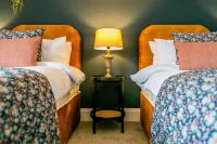 Two Bedroom Family Apartment Near Town Centre Chic Stay - 3-Star